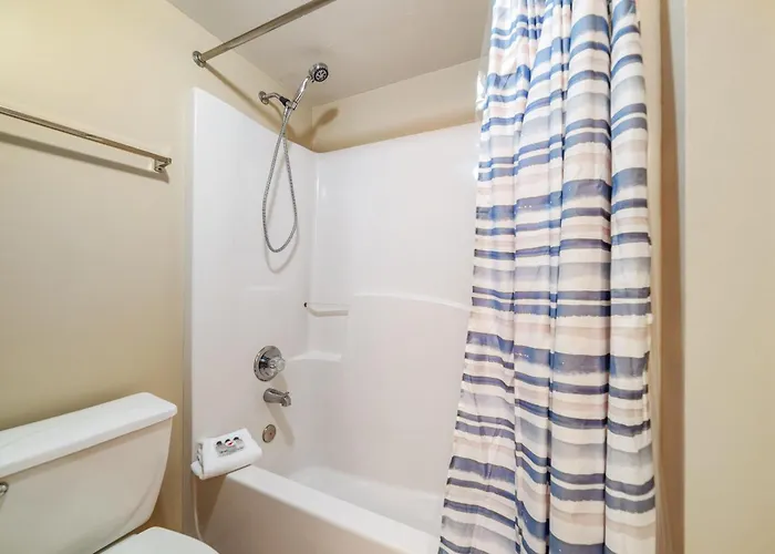 Royal Palms 208