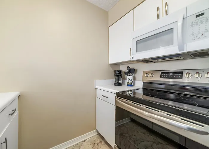 Royal Palms 208